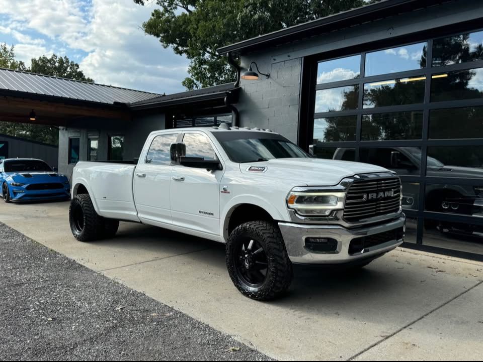 Used 2019 RAM 3500 Laramie AWD/4WD image 1