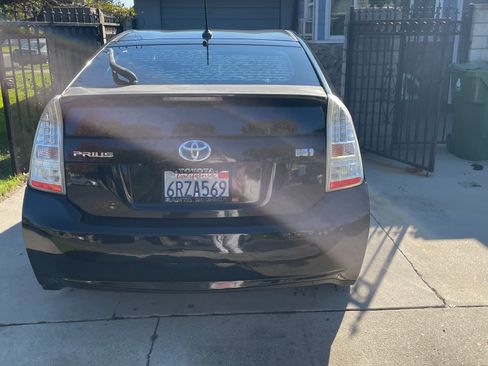 Used 2011 Toyota Prius One image 10