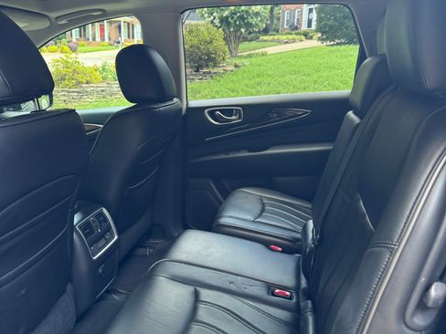 Used 2013 INFINITI JX35 AWD w/ Premium Pkg image 9