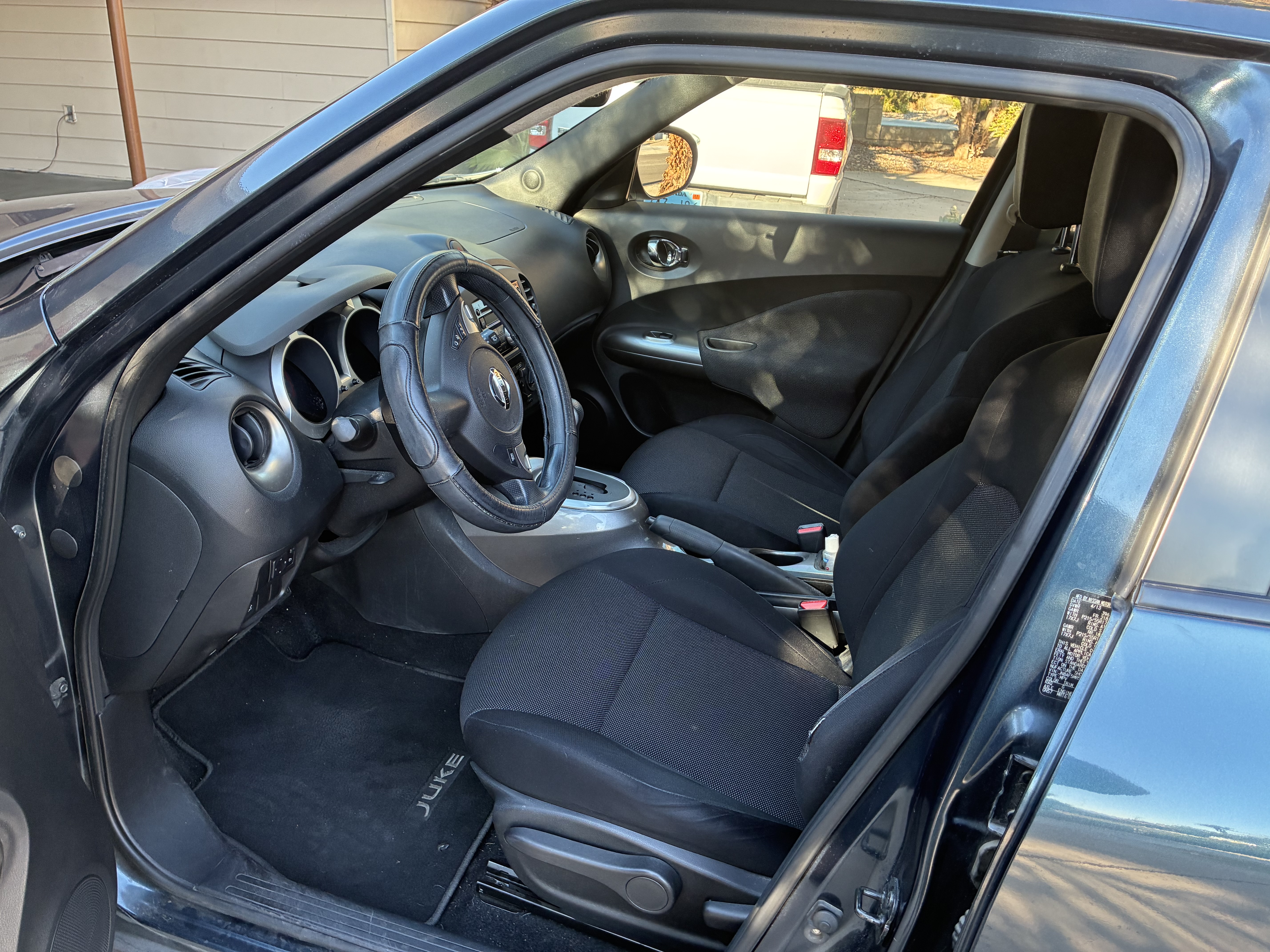 Used 2013 Nissan Juke S FWD image 5