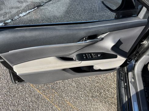 Used 2018 Toyota Camry XSE image 30