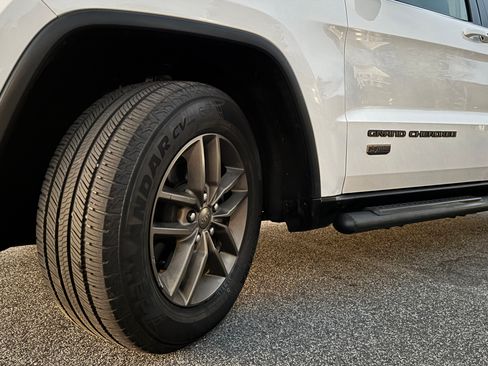 Used 2016 Jeep Grand Cherokee Laredo 75th Anniversary image 8