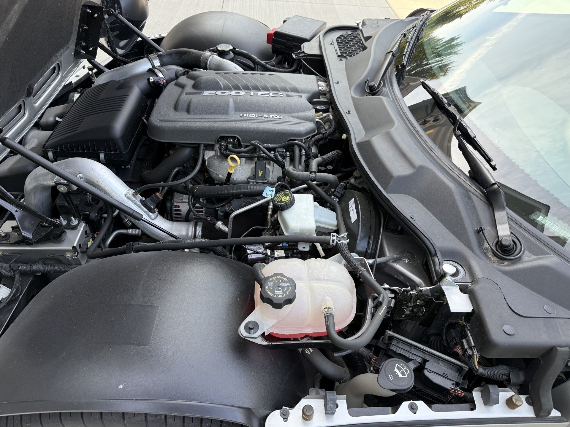 Used 2009 Pontiac Solstice GXP w/ Premium Package RWD image 24