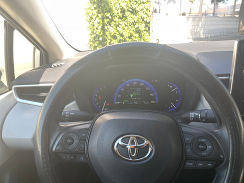 Used 2021 Toyota Corolla LE image 21