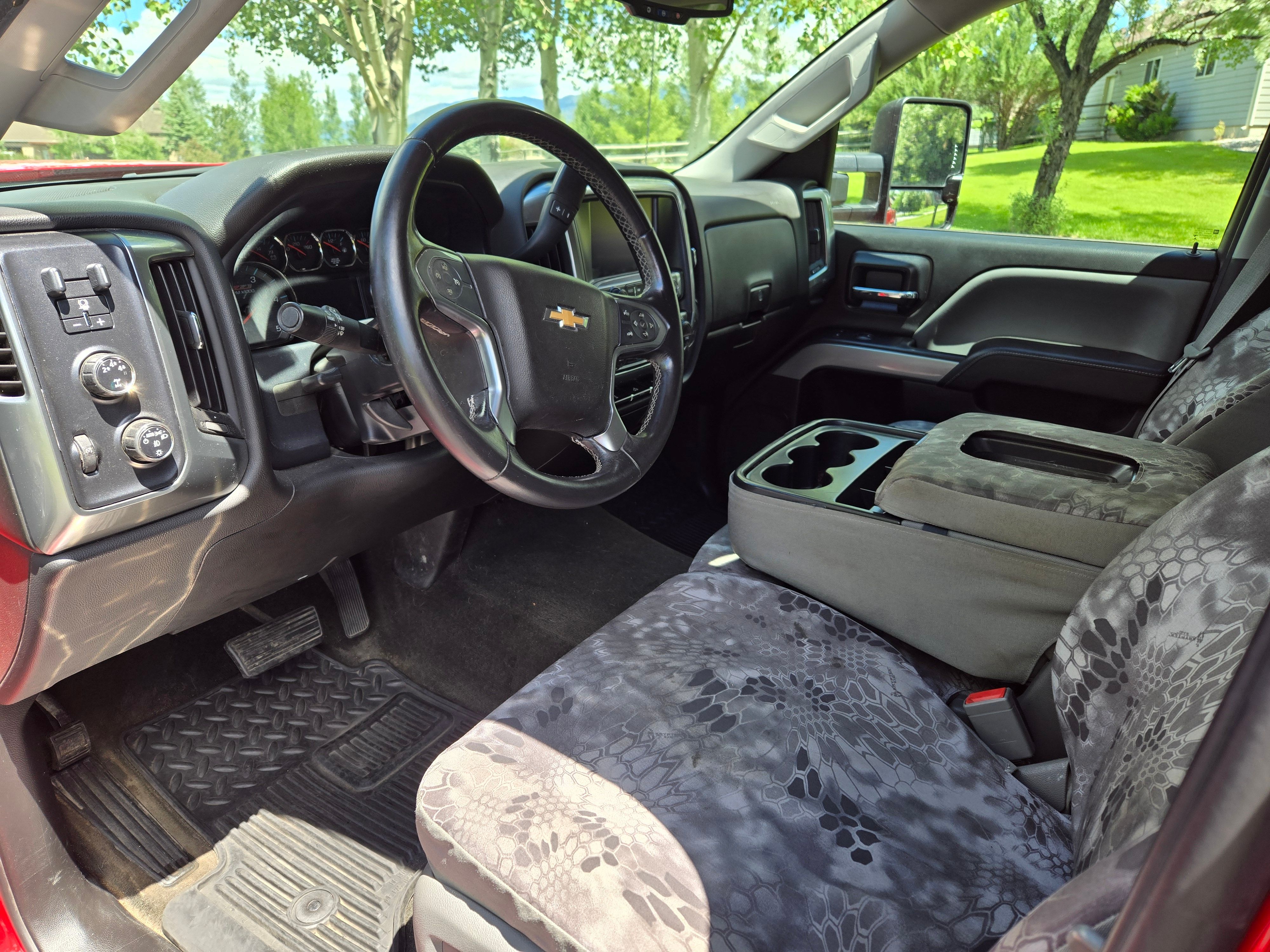 Used 2015 Chevrolet Silverado 3500 LT w/ LT Convenience Package AWD/4WD image 5