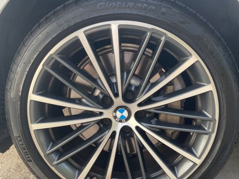 Used 2021 BMW 530e w/ Premium Package image 15