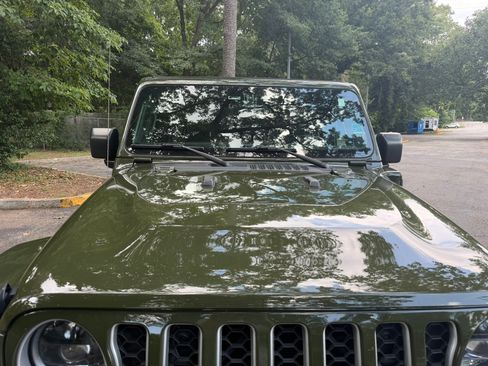 Used 2023 Jeep Wrangler Unlimited Sahara w/ Cold Weather Group AWD/4WD image 25