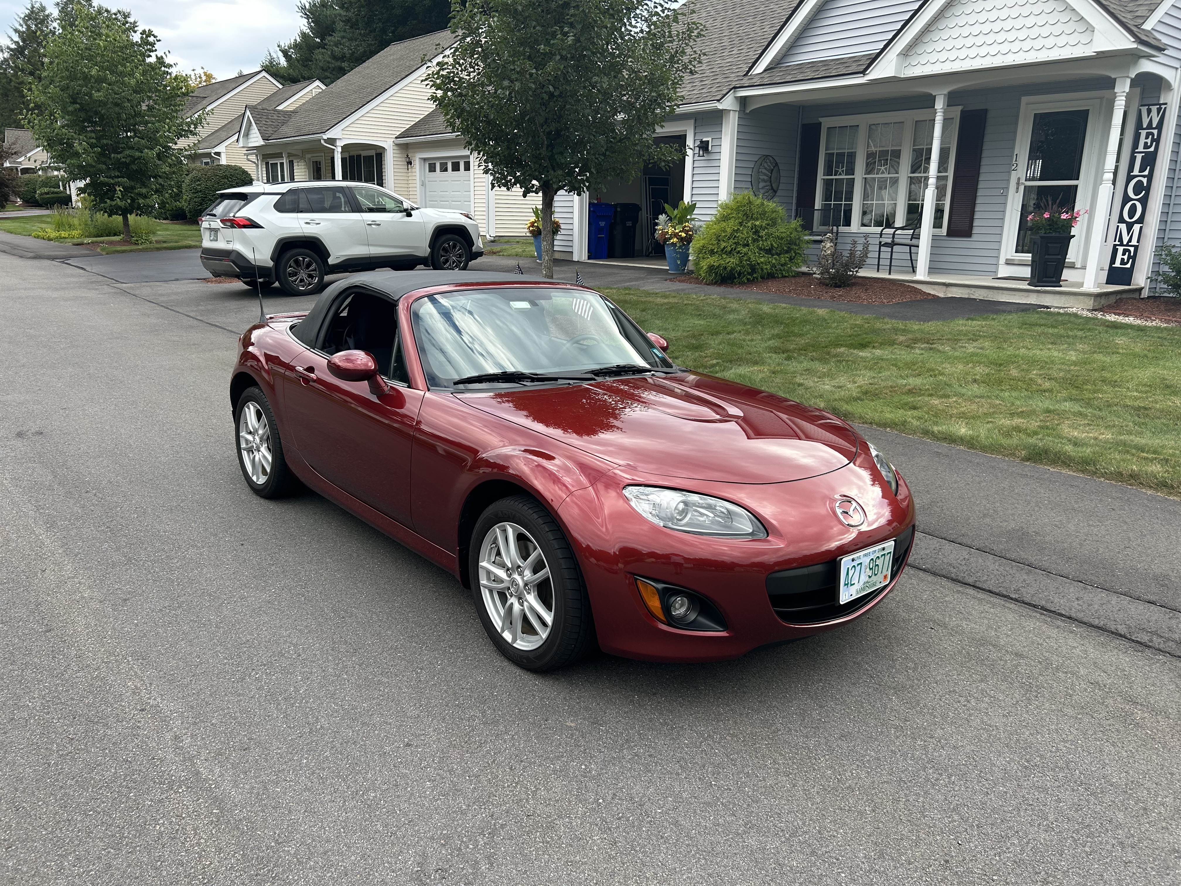 Used 2010 MAZDA MX-5 Miata Sport w/ Convenience Pkg RWD image 10