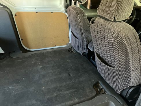 Used 2020 Ford Transit Connect XL image 9