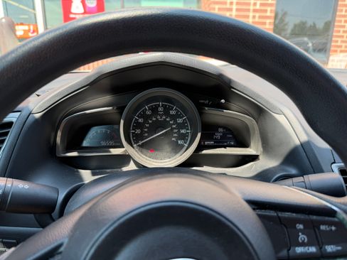 Used 2017 MAZDA MAZDA3 Sport FWD image 11