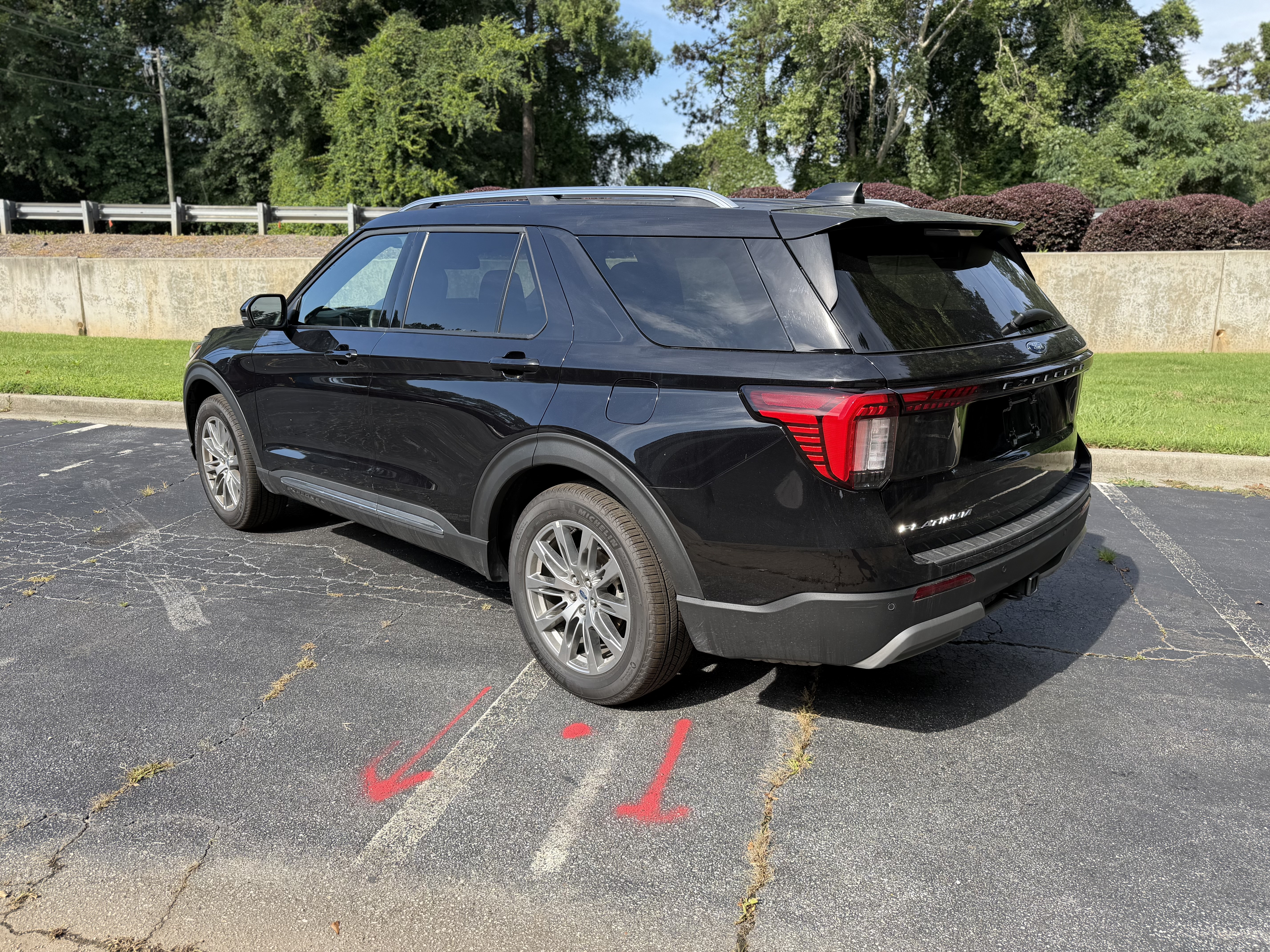 Used 2026 Ford Explorer Platinum RWD image 8