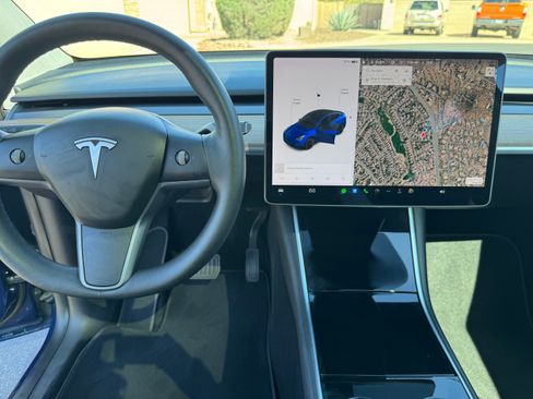 Used 2021 Tesla Model Y Long Range image 14