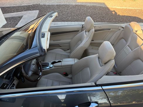 Used 2011 Mercedes-Benz E 550 Cabriolet image 5