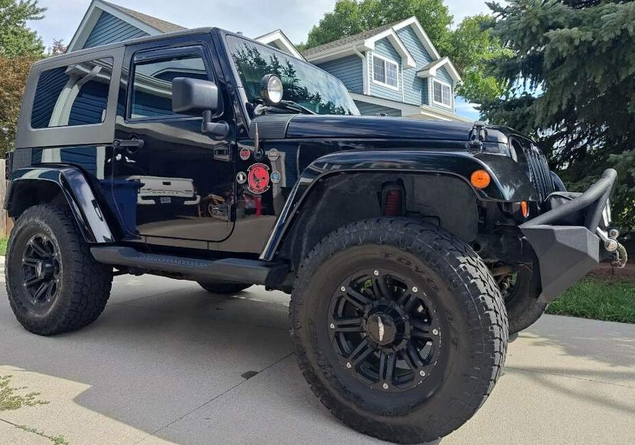 Used 2010 Jeep Wrangler Sahara w/ Dual Top Group AWD/4WD image 4