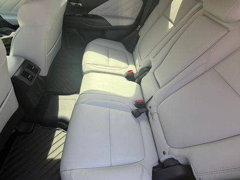 Used 2022 Mitsubishi Outlander SEL image 5