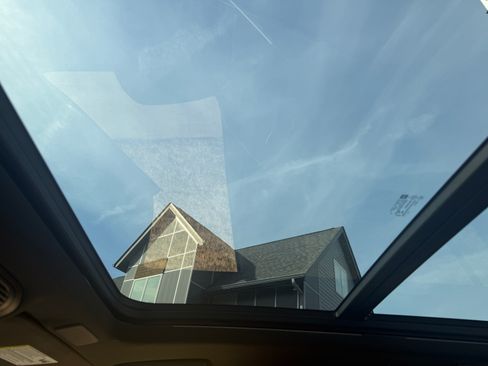 Used 2022 Cadillac Escalade ESV Premium Luxury image 10