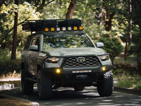 Used 2021 Toyota Tacoma TRD Off-Road w/ Technology Package image 1