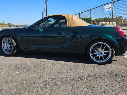 Used 2003 Toyota MR2 image 30