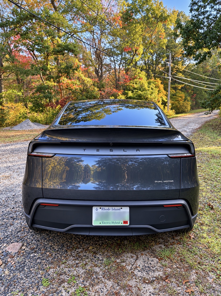 Used 2026 Tesla Model Y AWD image 5