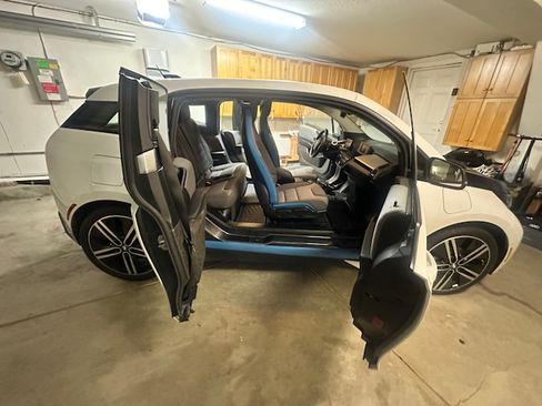 Used 2017 BMW i3 w/ Range Extender RWD image 4