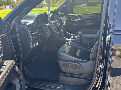 Used 2021 GMC Yukon AT4 w/ AT4 Premium Plus Package AWD/4WD image 6