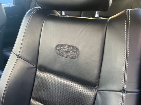 Used 2017 Jeep Grand Cherokee Overland image 12