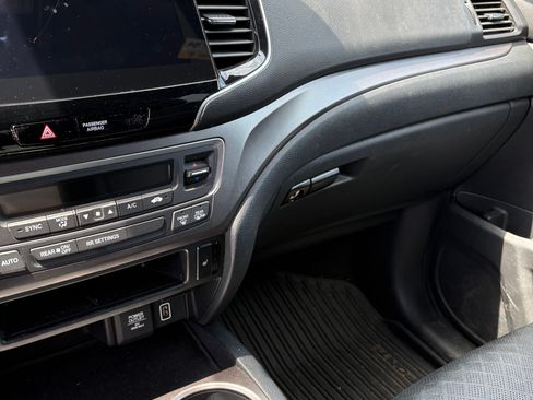 Used 2020 Honda Passport EX-L image 2