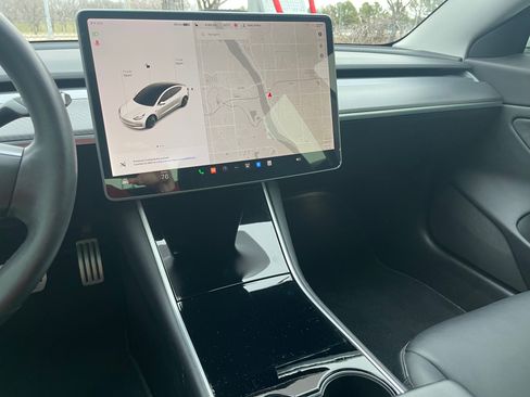 Used 2020 Tesla Model 3 Performance image 11