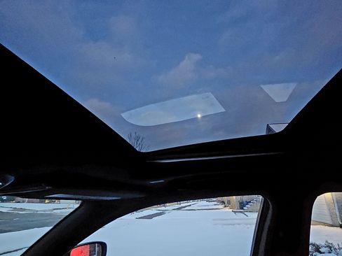 Used 2020 Dodge Charger SXT w/ Leather Interior Group image 6