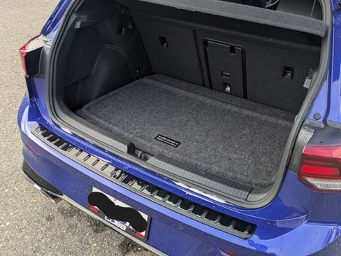 Used 2024 Volkswagen Golf R image 10