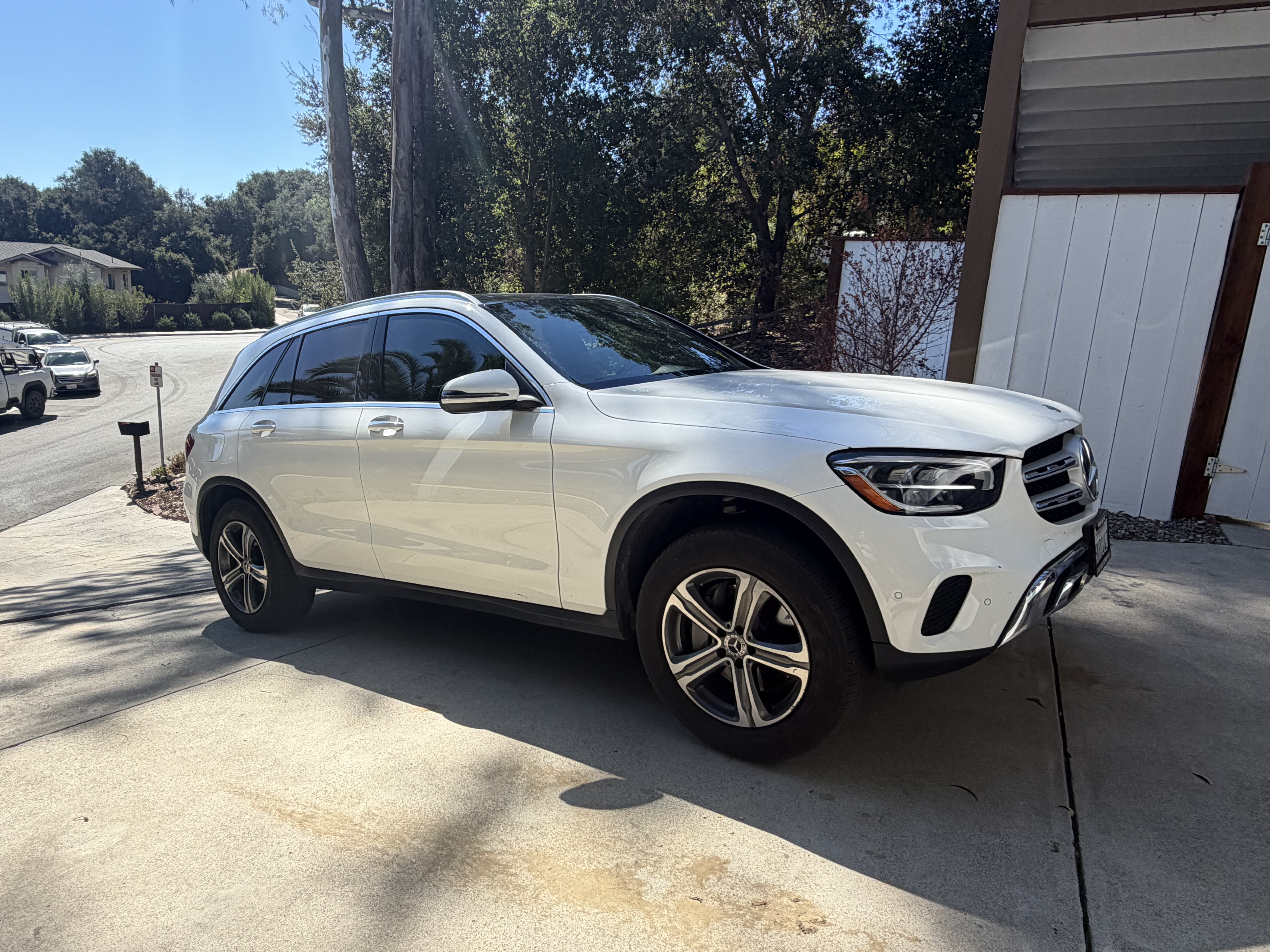 Used 2021 Mercedes-Benz GLC 300 image 2