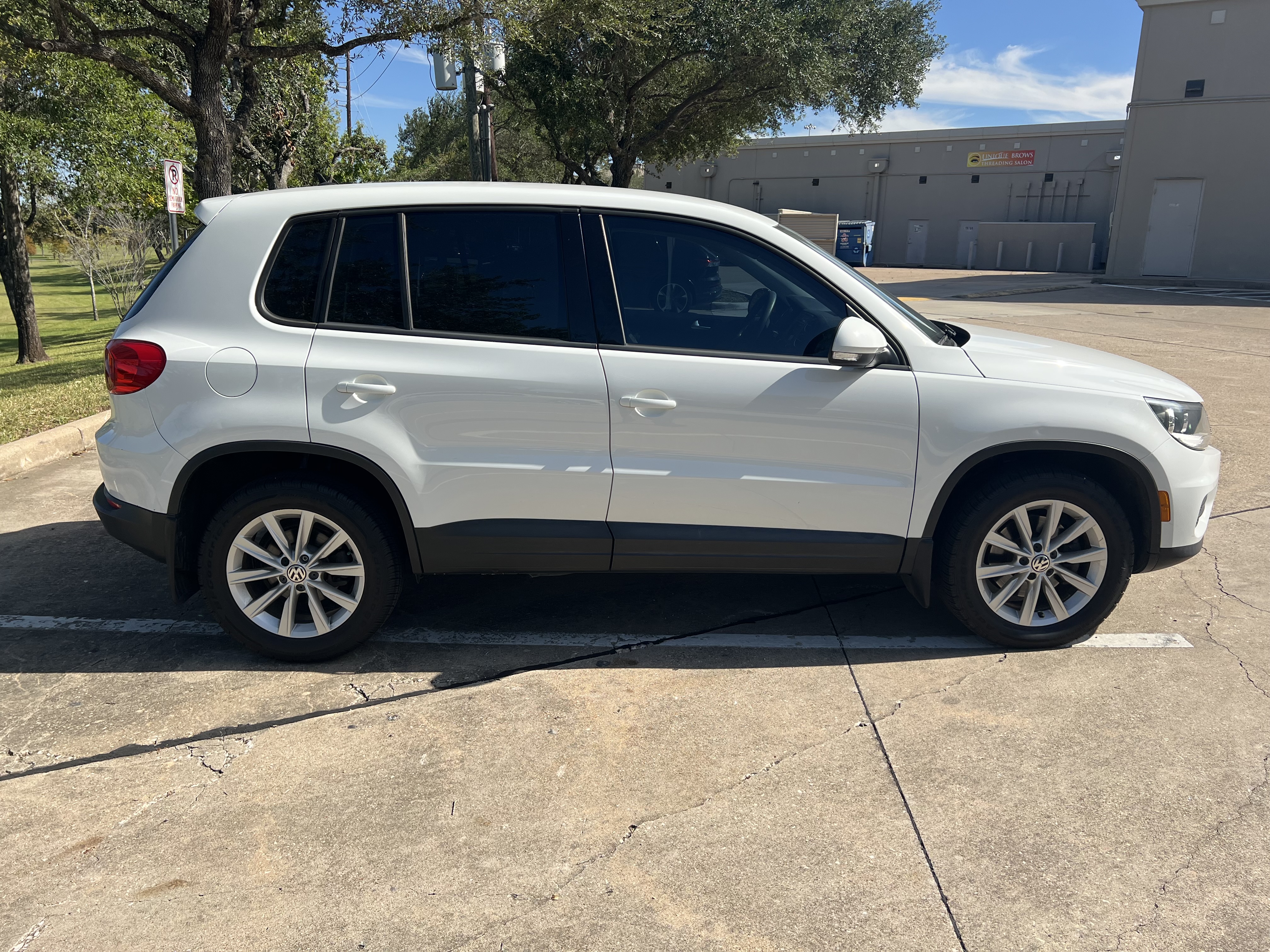 Used 2017 Volkswagen Tiguan S FWD image 6
