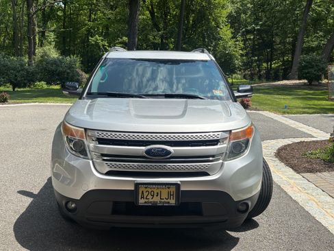 Used 2013 Ford Explorer XLT AWD/4WD image 4