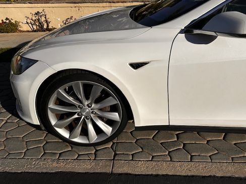 Used 2012 Tesla Model S Signature Performance image 6