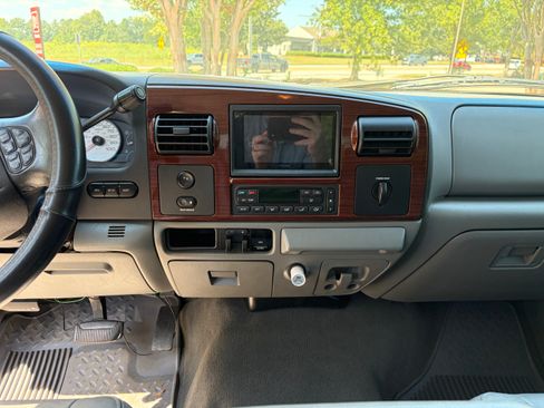 Used 2007 Ford F250 Lariat RWD image 17