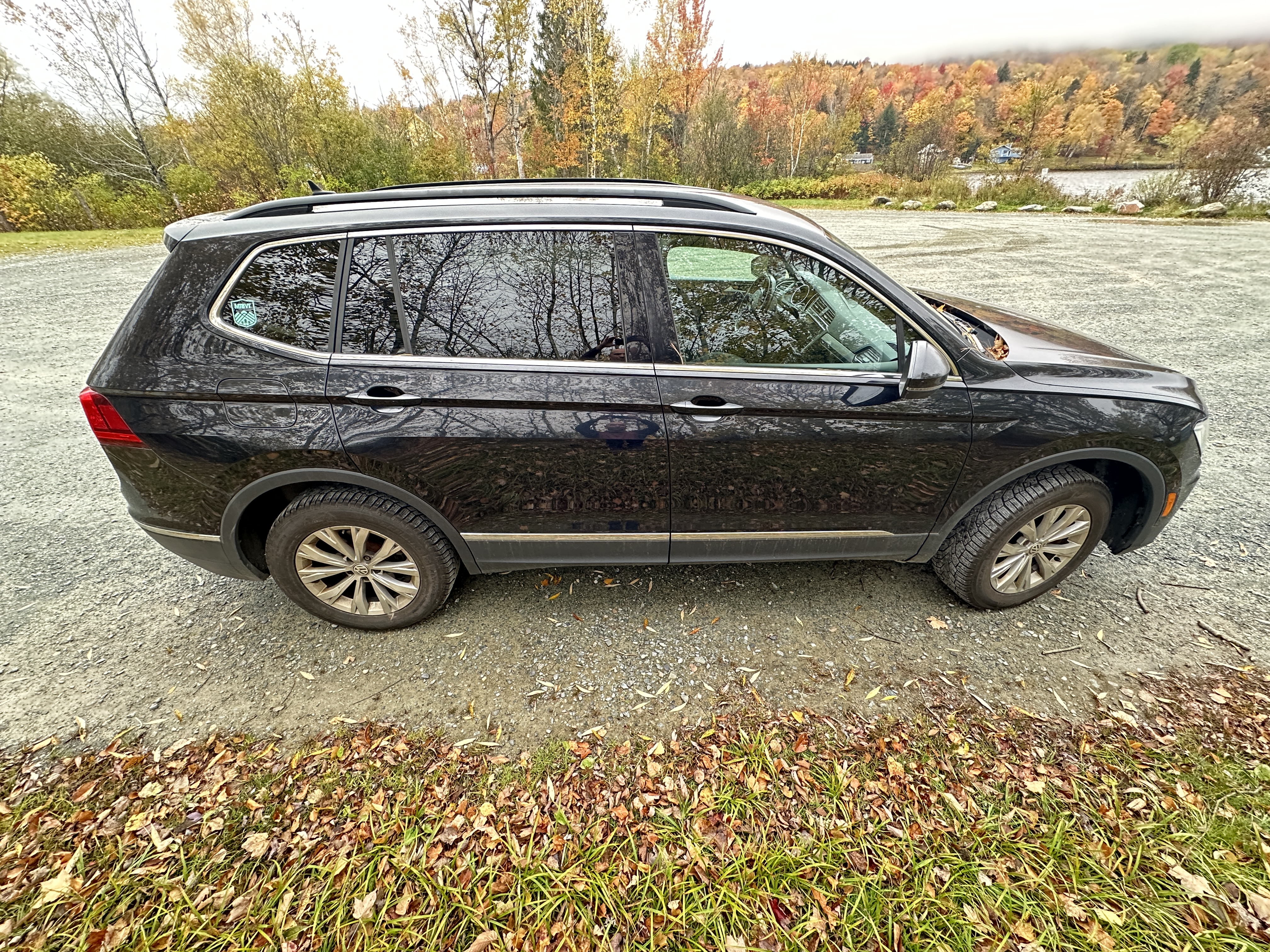 Used 2018 Volkswagen Tiguan SE AWD/4WD image 14
