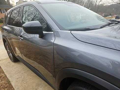 Used 2025 Nissan Pathfinder S image 5