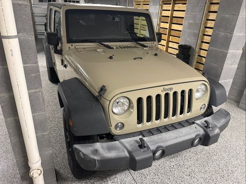 Used 2017 Jeep Wrangler Unlimited Sport w/ Quick Order Package 23S AWD/4WD image 4