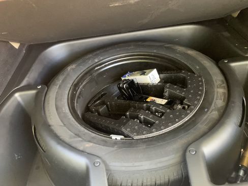 Used 2019 Jeep Grand Cherokee Limited w/ Trailer Tow Group IV image 8