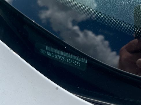 Used 2018 Ford Transit Connect XLT image 12