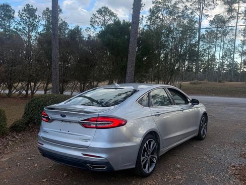 Used 2019 Ford Fusion Titanium image 5