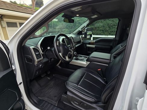 Used 2019 Ford F150 Lariat image 11