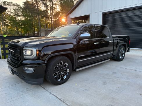 Used 2018 GMC Sierra 1500 Denali w/ Denali Ultimate Package image 9