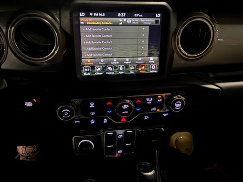 Used 2020 Jeep Wrangler Unlimited Sahara w/ Uconnect 4C Nav & Sound Group image 6