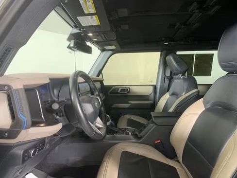 Used 2022 Ford Bronco Wildtrak image 5