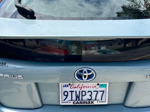 Used 2016 Toyota Prius Three w/ Advanced Technology Package FWD image 8