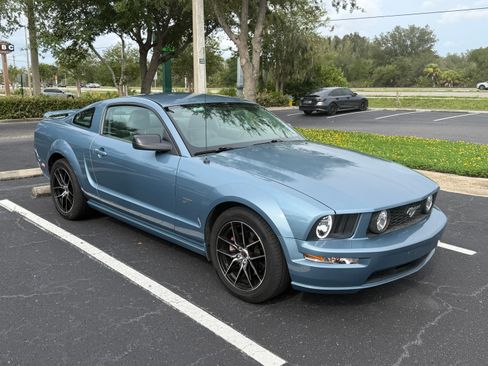 Used 2006 Ford Mustang GT Premium RWD image 4