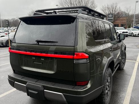 Used 2024 Lexus GX 550 AWD/4WD image 12