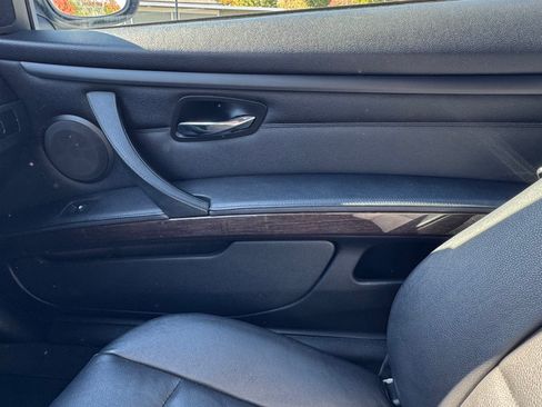 Used 2013 BMW 328i Convertible image 24