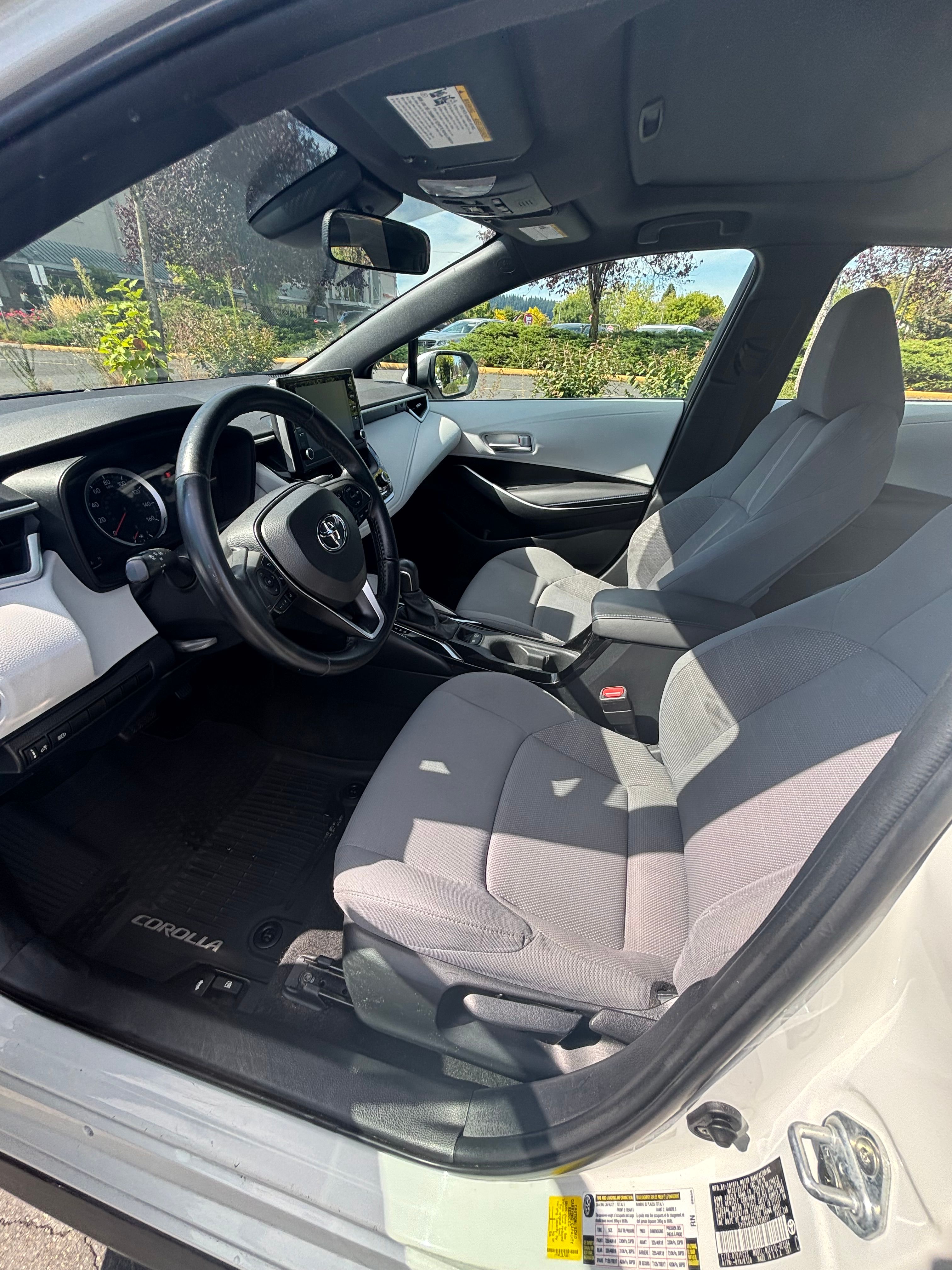 Used 2020 Toyota Corolla SE w/ SE Premium Package FWD image 11